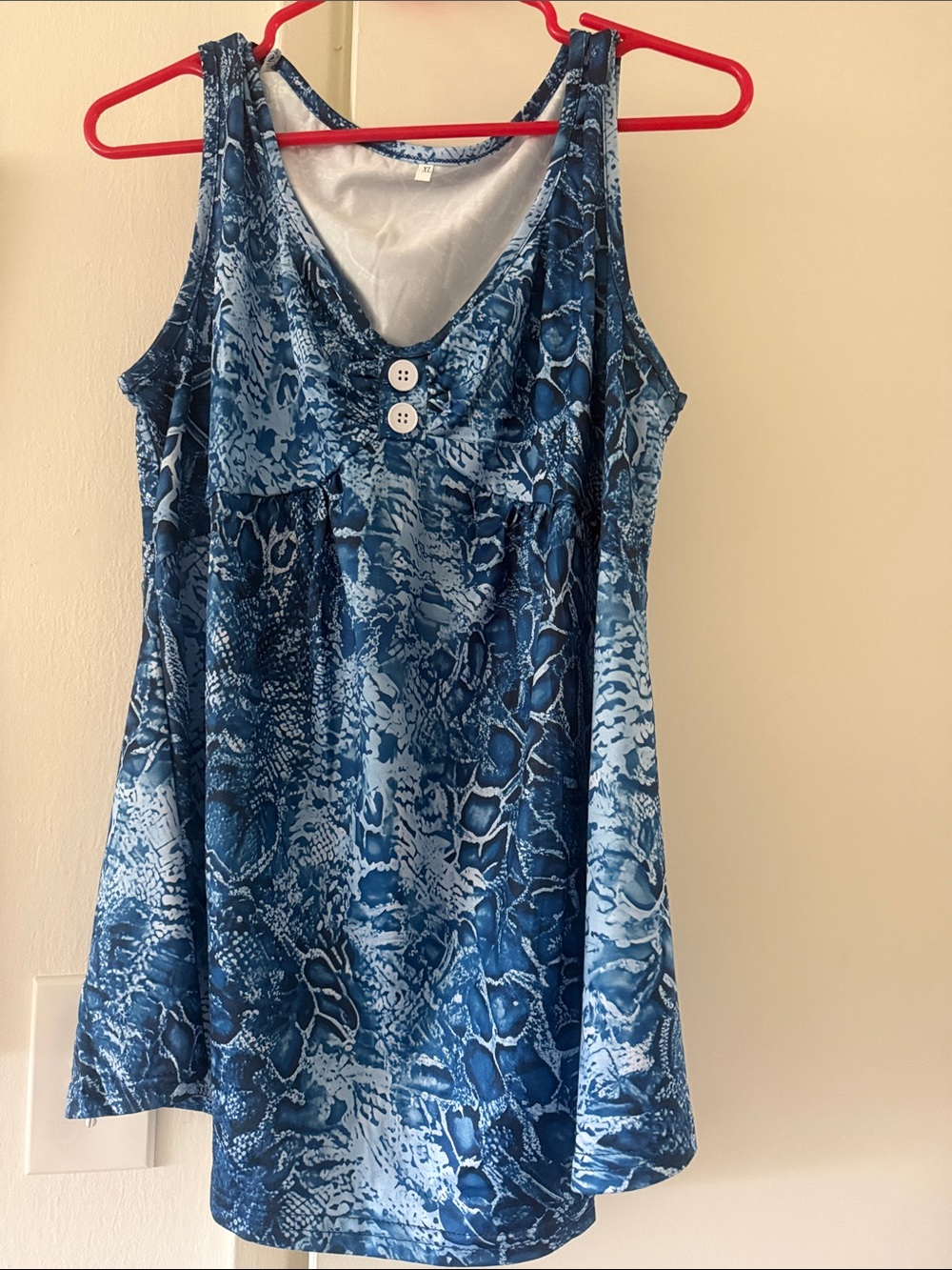 Sleeveless Blue Printed Women's Tank Top with Front Button Detail